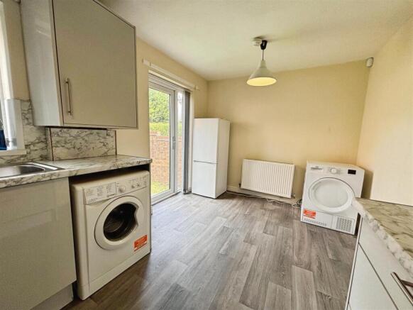 3 bed Semi-Detached for sale Image 4