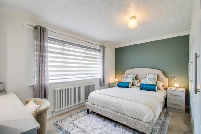 2 bed Detached Bungalow for sale Image 10
