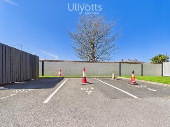 2 bed Flat for sale Image 11