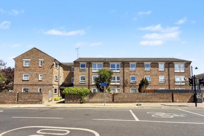 Flat 15 Birtwhistle House, 150 Parnell Road, Tower Hamlet, London E3 2JY