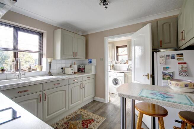 Kitchen: