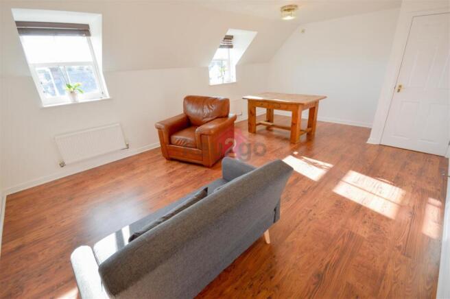 2 bed Flat to rent Image 4