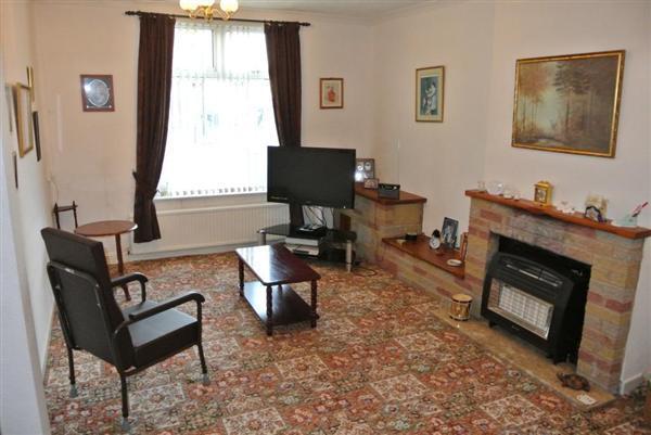 LOUNGE / DINING