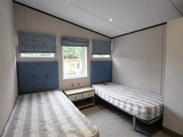 2 bed Park Home for sale Image 8