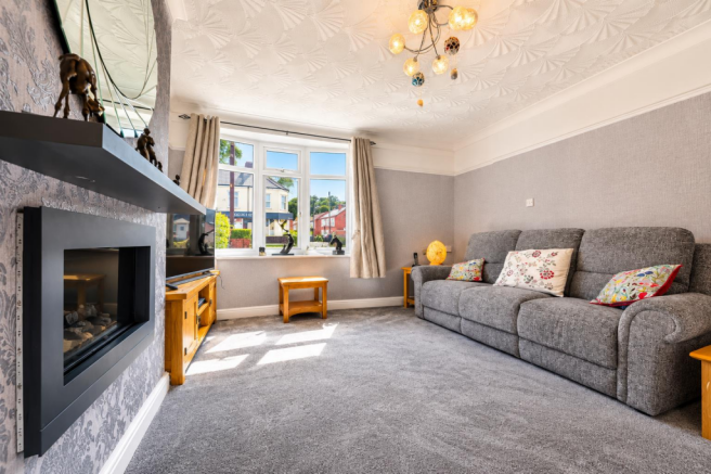 2 bed Semi-Detached Bungalow for sale Image 8