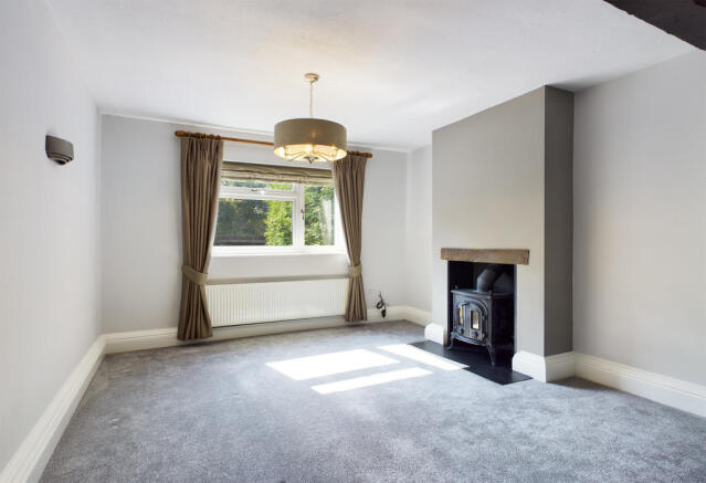 LOUNGE/DINING ROOM