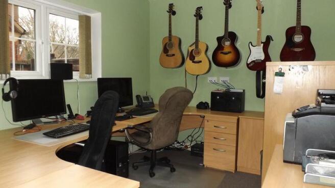 Photo 10