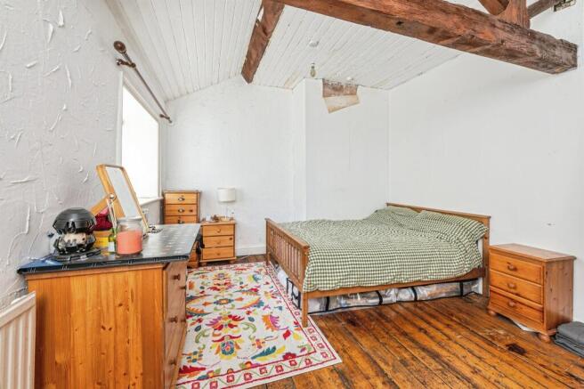 3 bed Terraced for sale Image 9