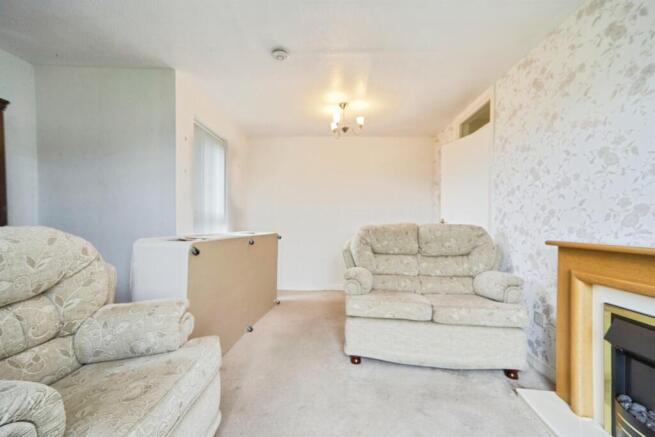 2 bed Ground Flat for sale Image 6
