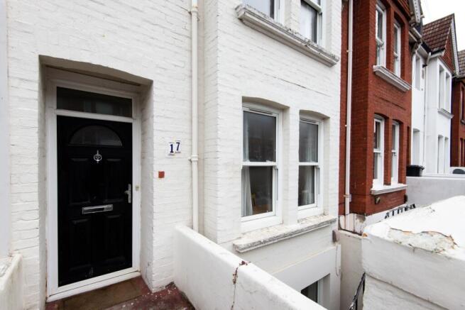 17 Shanklin Road FoH (2)