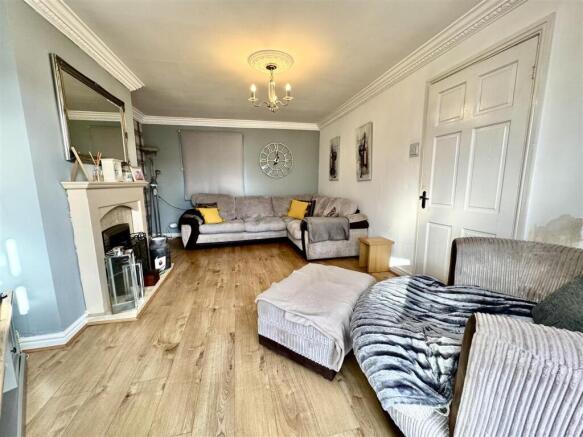 4 bed Semi-Detached for sale Image 9