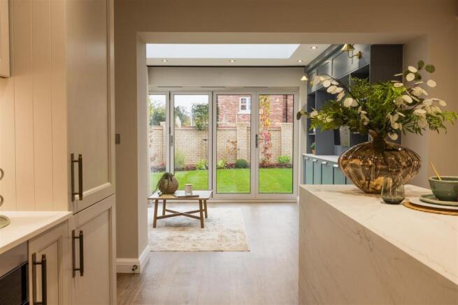 4 bed Detached for sale Image 4