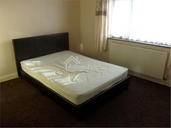 3 bed Semi-Detached to rent Image 4
