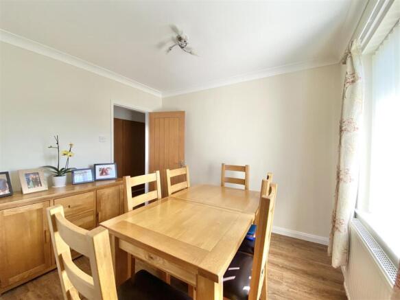 3 bed Detached Bungalow for sale Image 4