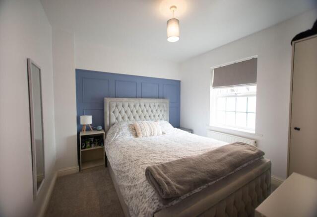 2 bed Flat for sale Image 12