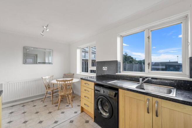 2 bed Semi-Detached for sale Image 5
