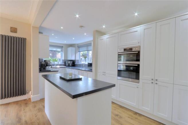 3 bed Detached for sale Image 8