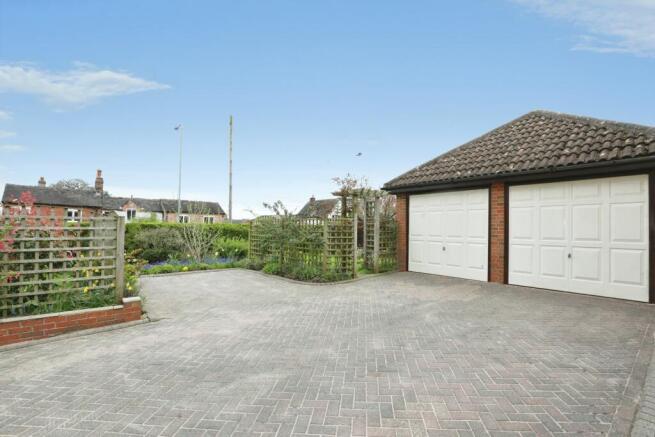 Garage & Driveway