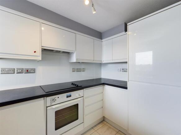 kitchen 2.jpg