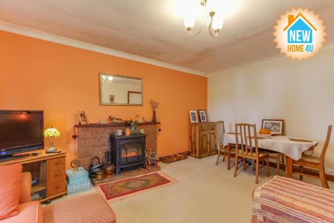 LOUNGE: