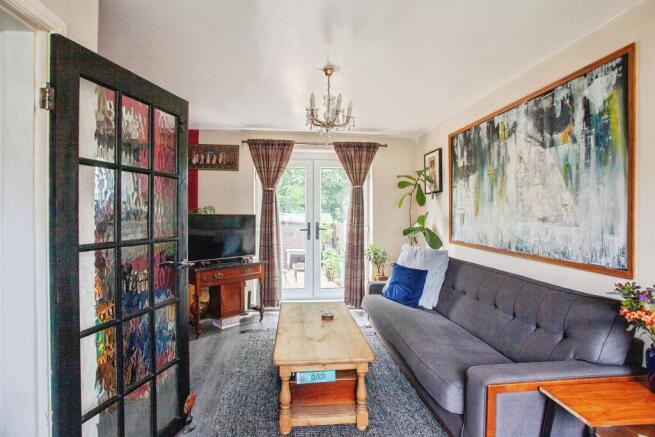 3 bed Semi-Detached for sale Image 4
