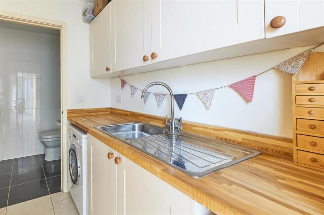 9 Midland Close-9.jpg