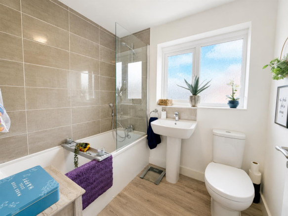 3 bed Semi-Detached for sale Image 10