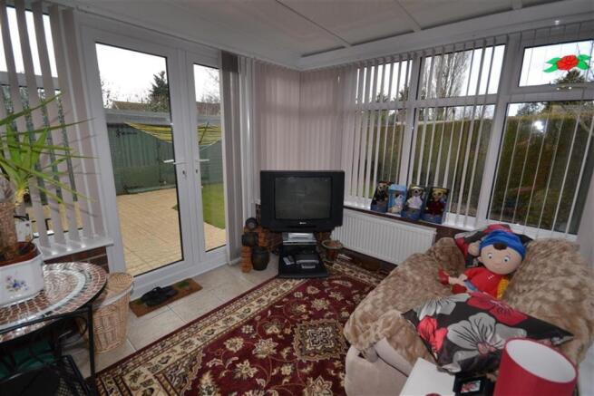 LEAN-TO CONSERVATORY