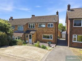 21, The Friars, Chigwell IG7 6NG