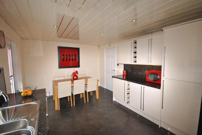 KITCHEN DINING