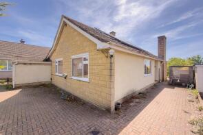 16, Greenhill Gardens, Bristol BS35 3PD