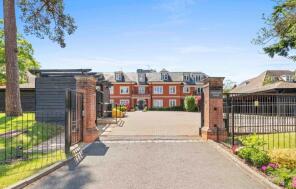 5, 40 Pinehurst Court, Station Road, Beaconsfield HP9 1AB