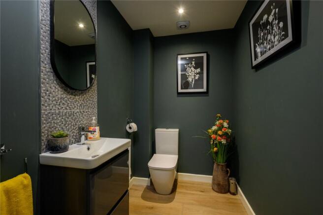 4 bed Detached for sale Image 7