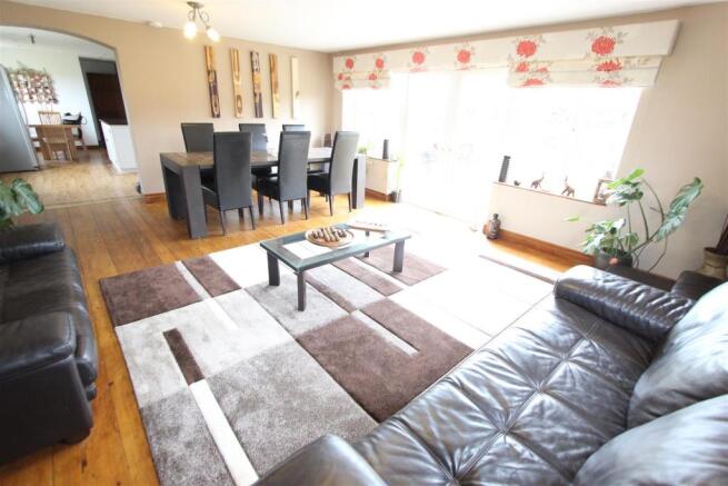 Sitting/Dining Room