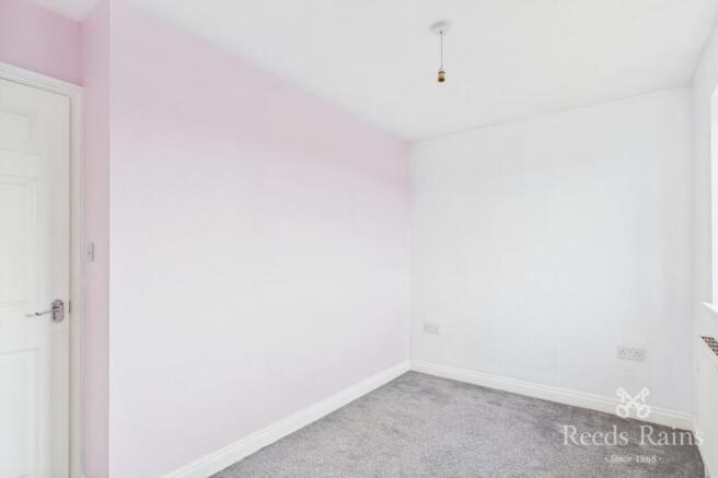 2 bed End of Terrace to rent Image 8
