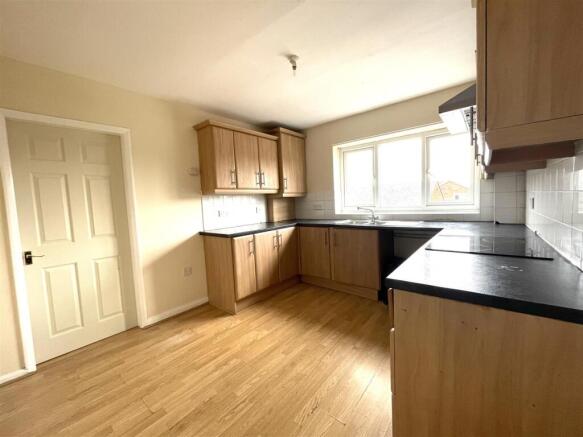 3 bed Maisonette to rent Image 7