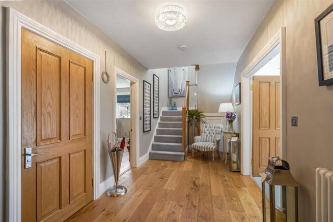 3 bed Link Detached House for sale Image 4