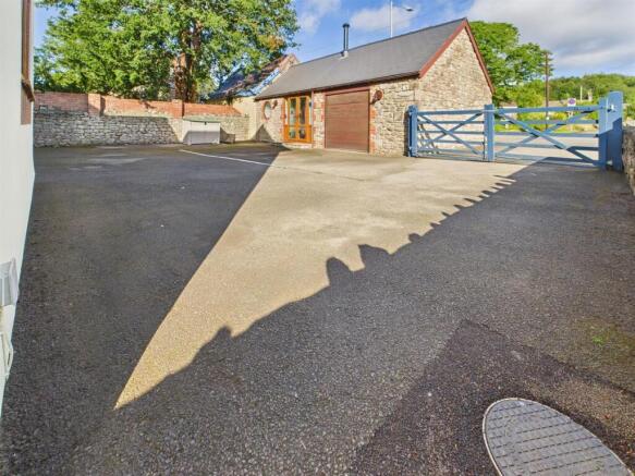 Garage & Annex