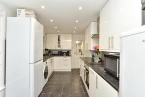 Flat A, 16, Richmond Road, Gillingham ME7 1LL