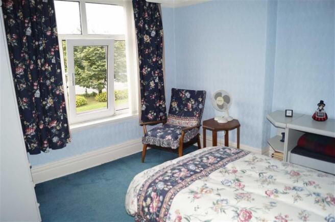 BEDROOM 1 (FRONT)