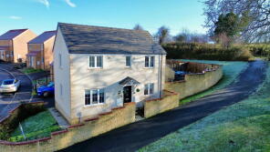 2, Lawrence Drive, Calne SN11 8PD
