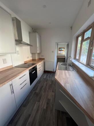 53 Redland kitchen.jpg