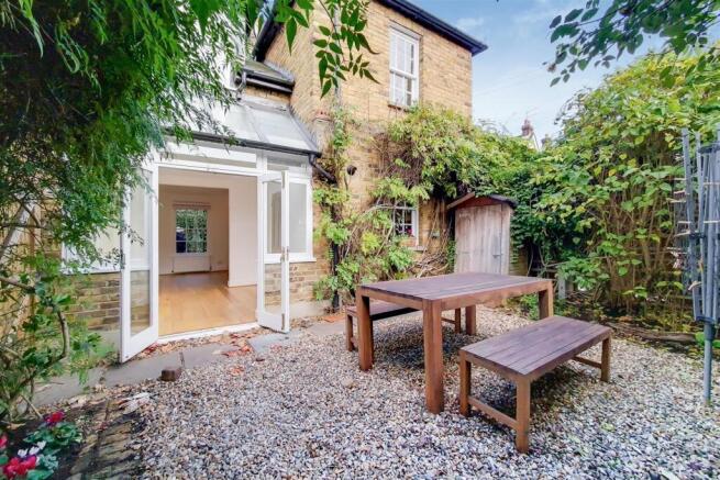 Courtyard rear garden