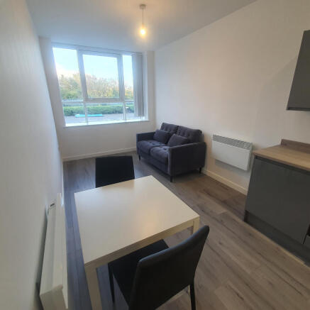 1 bed Apartment to rent Image 6