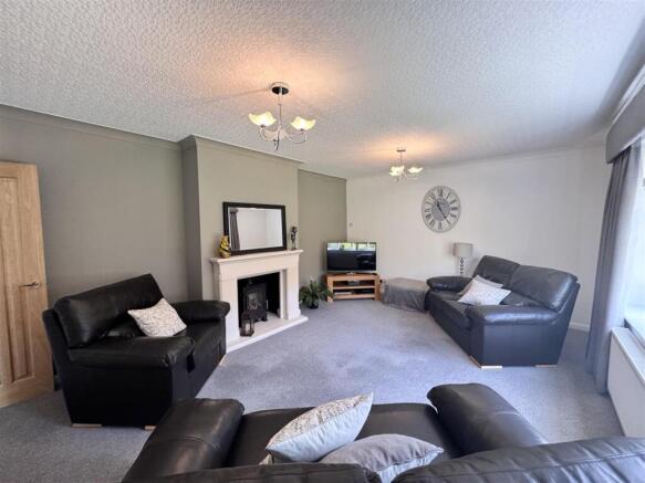 4 bed Detached Bungalow for sale Image 8