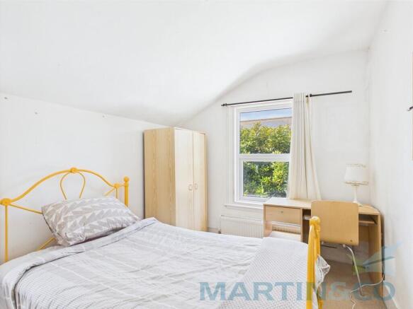 Bedroom 2 Pic 2