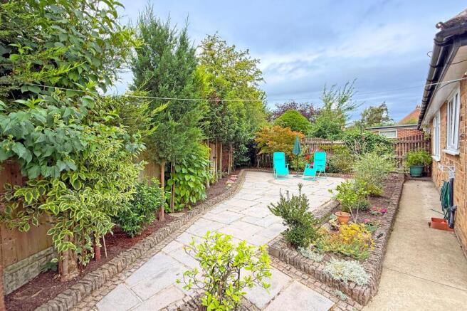 2 bed Semi-Detached Bungalow for sale Image 9