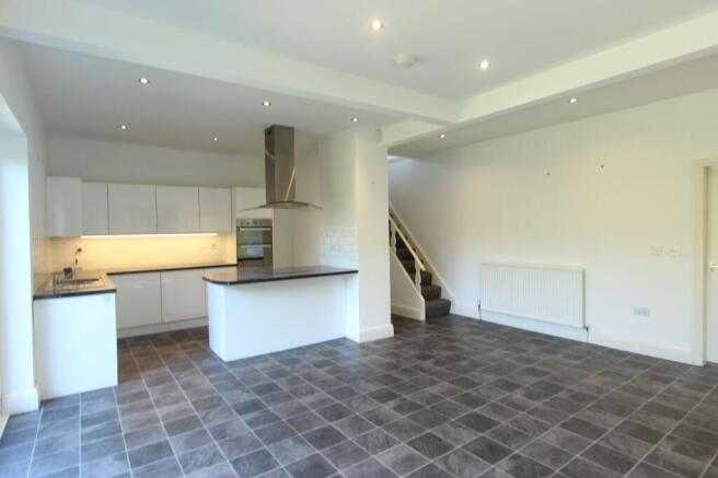 3 bed Bungalow to rent Image 5
