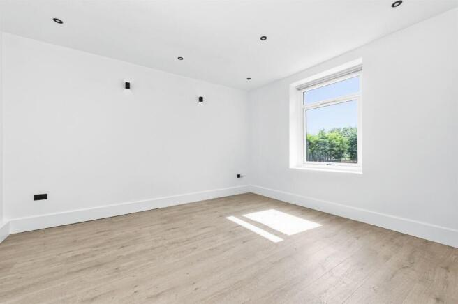 2 bed Terraced for sale Image 11