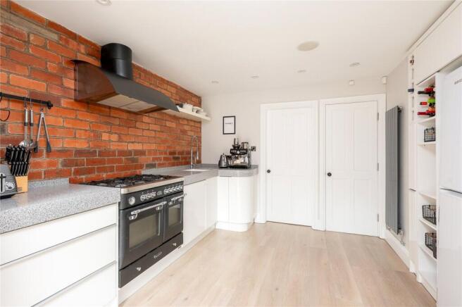 4 bed Semi-Detached for sale Image 5
